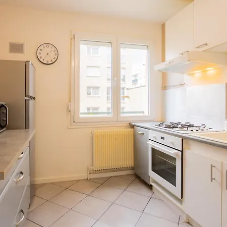 Appartamento T2 Avec Balcon Et Place De Parking à 2 Pas Du Cube Troyes